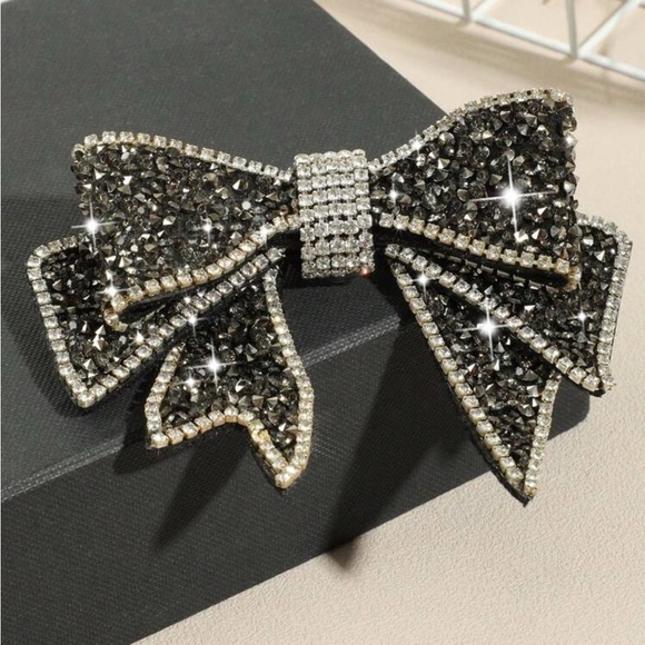 ✨Sparkling Black and Silver Bow Rhinestone Brooch - Picture 3 of 6